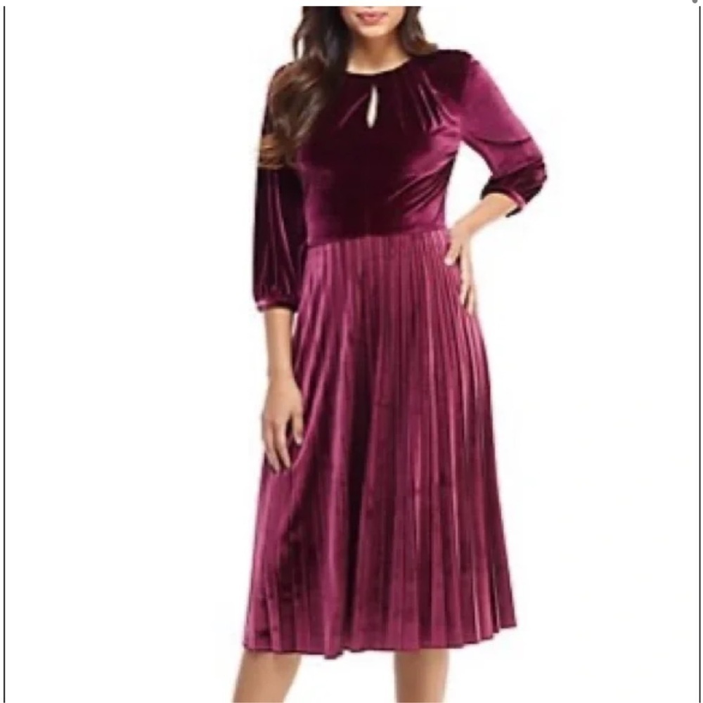 MAGGY LONDON 3/4 long sleeve burgundy wine Velvet Pleated midi Dress